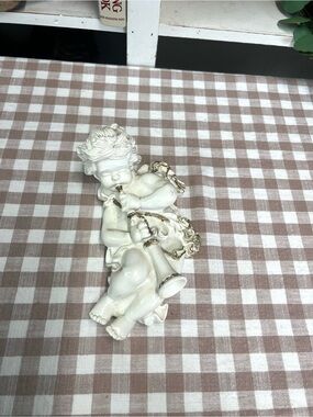 Vintage universal statuary angel cherub wall decor